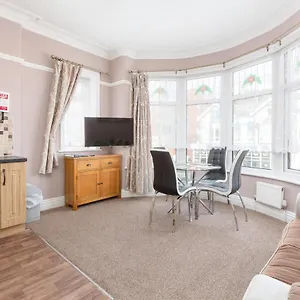 Beachcliffe Apartment