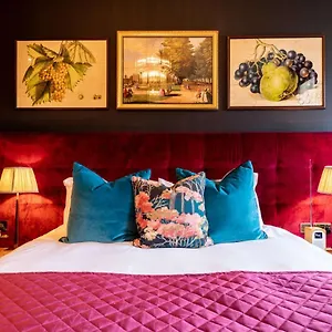 the-park-hotel-london-tw11-0ab.brighton-hotels-england.com/